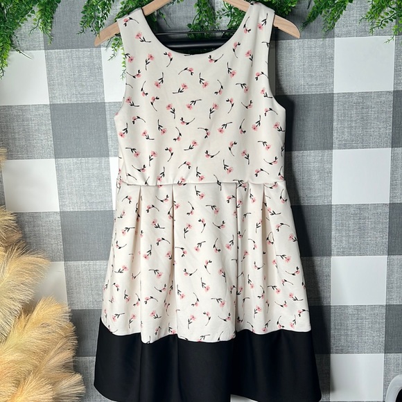 Knit Works Spring Girls Dress - Picture 2 of 6